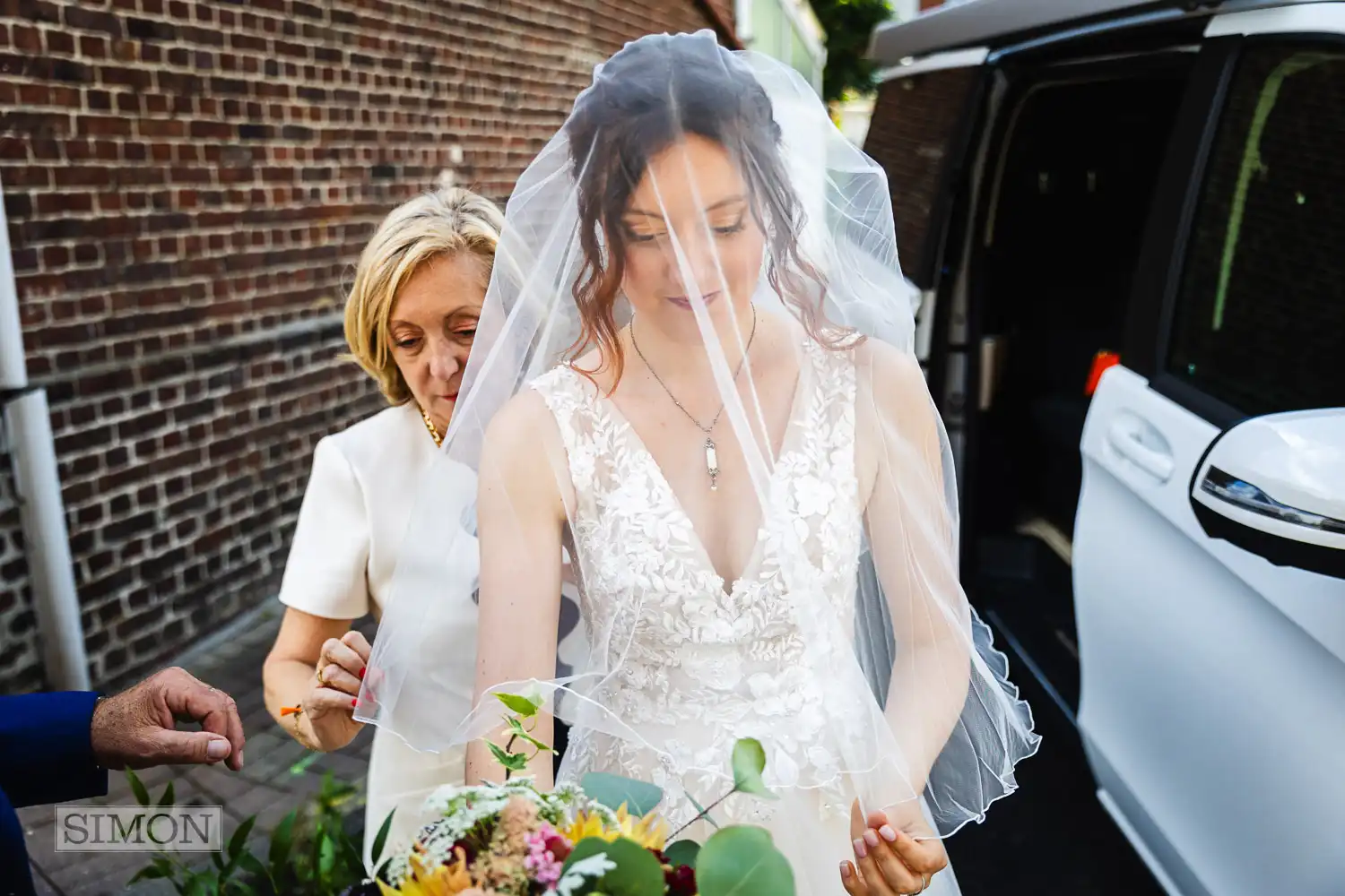 Getting married in France – Château de Mesnières