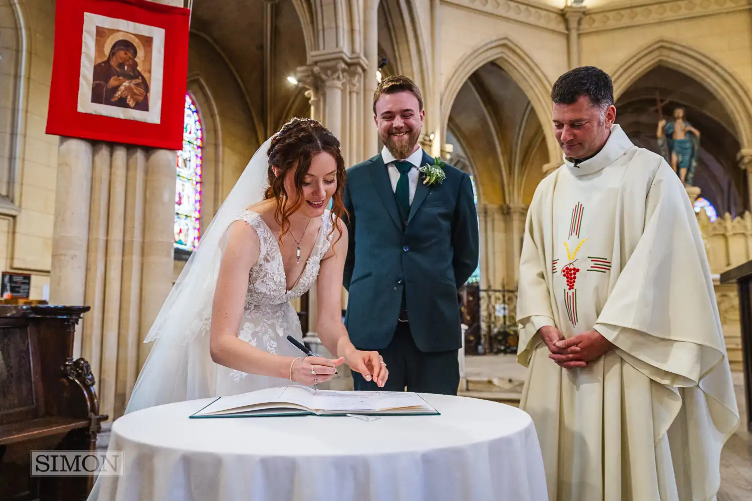 Getting married in France – Château de Mesnières