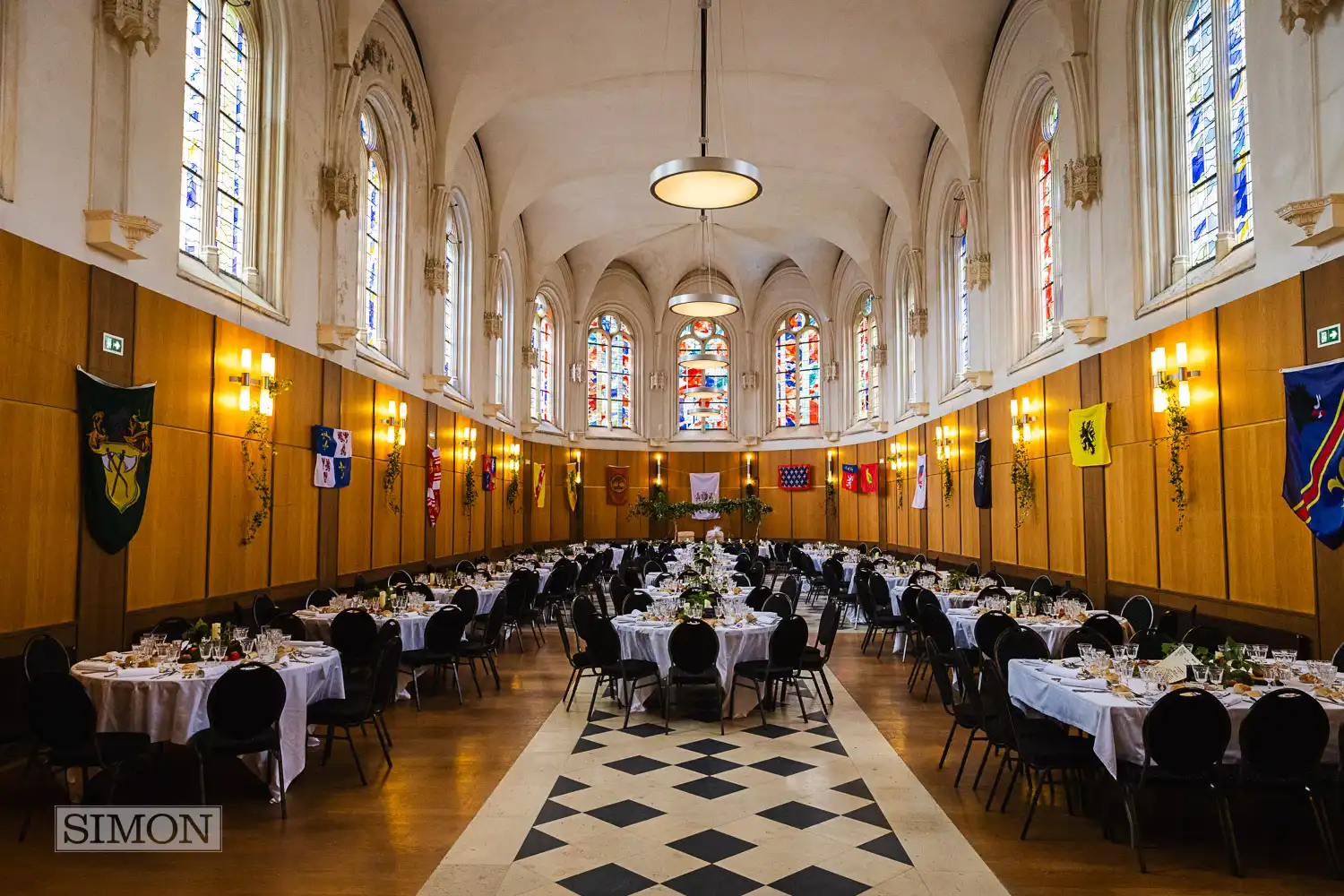 Getting married in France – Château de Mesnières