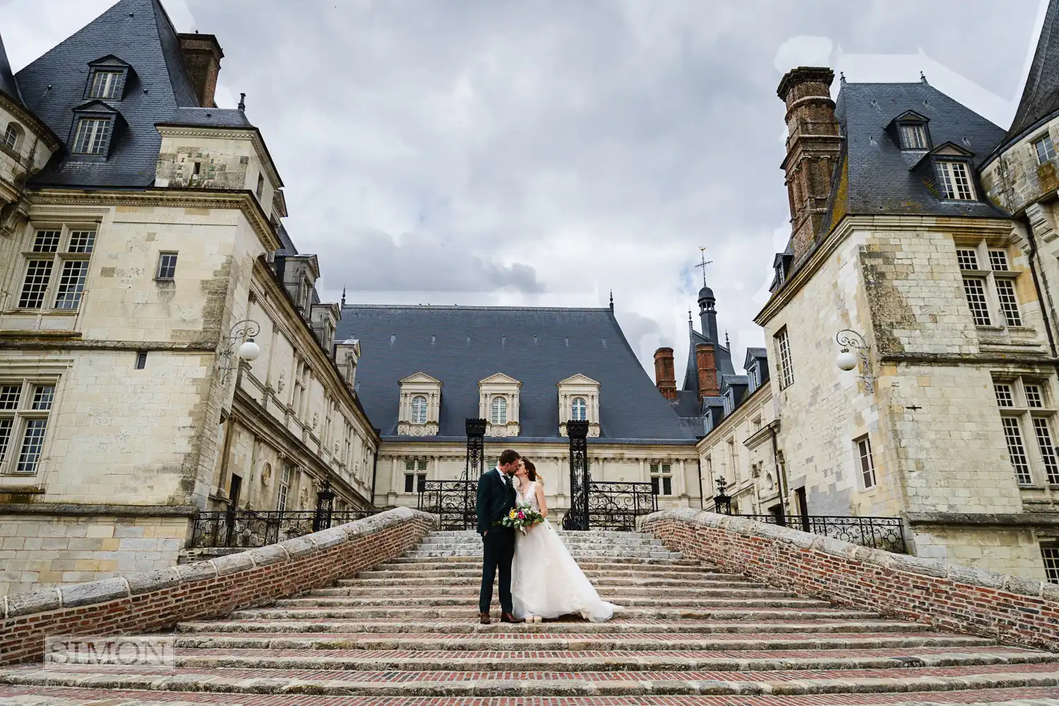 Getting married in France – Château de Mesnières