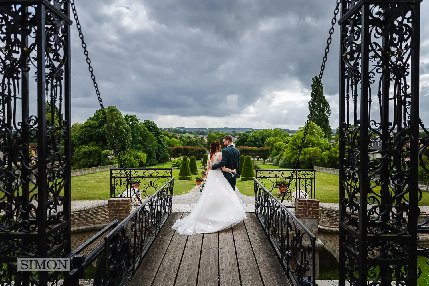 Getting married in France – Château de Mesnières