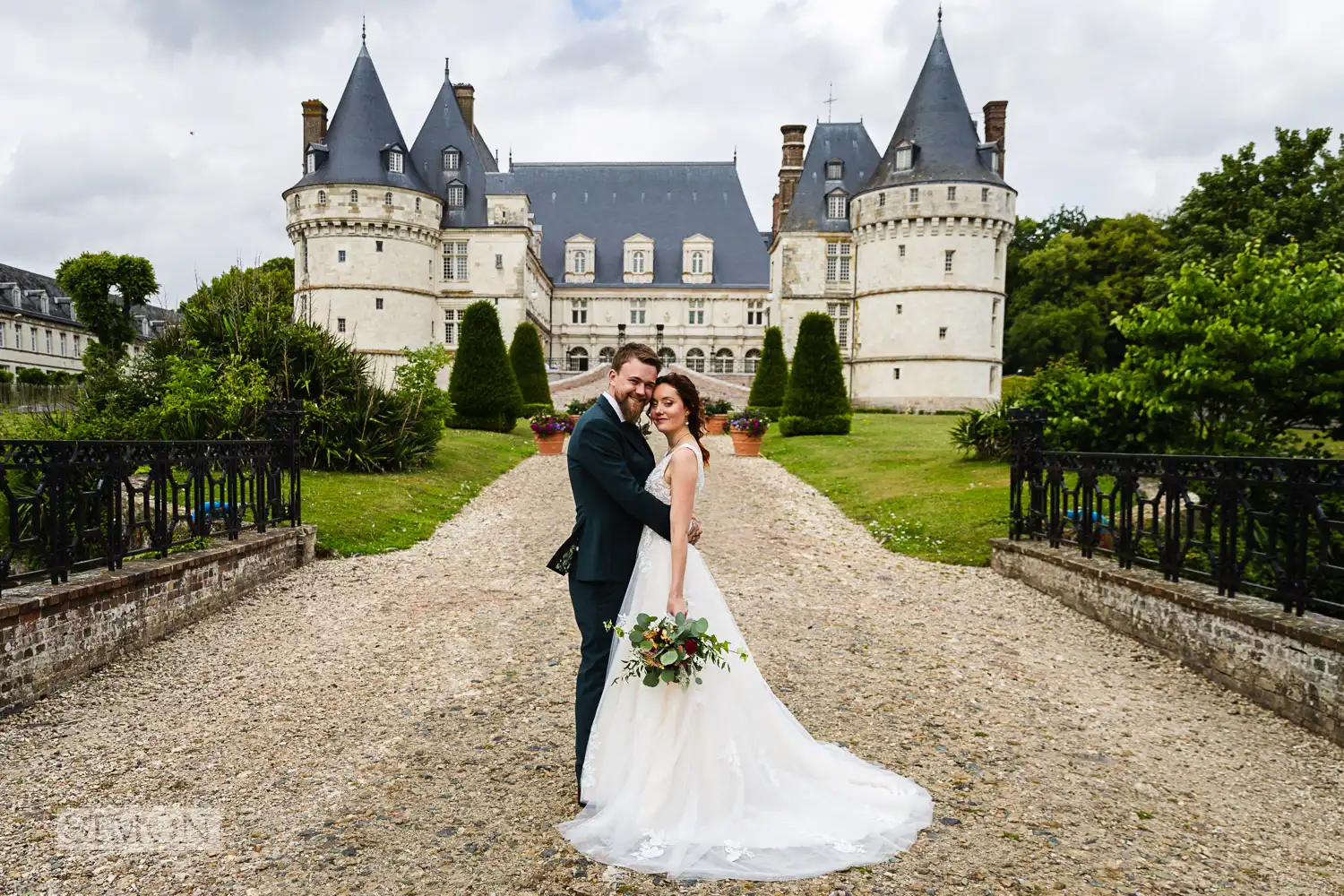 Getting married in France – Château de Mesnières