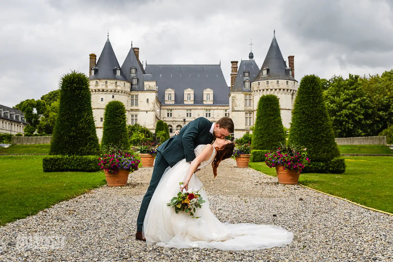 Getting married in France – Château de Mesnières