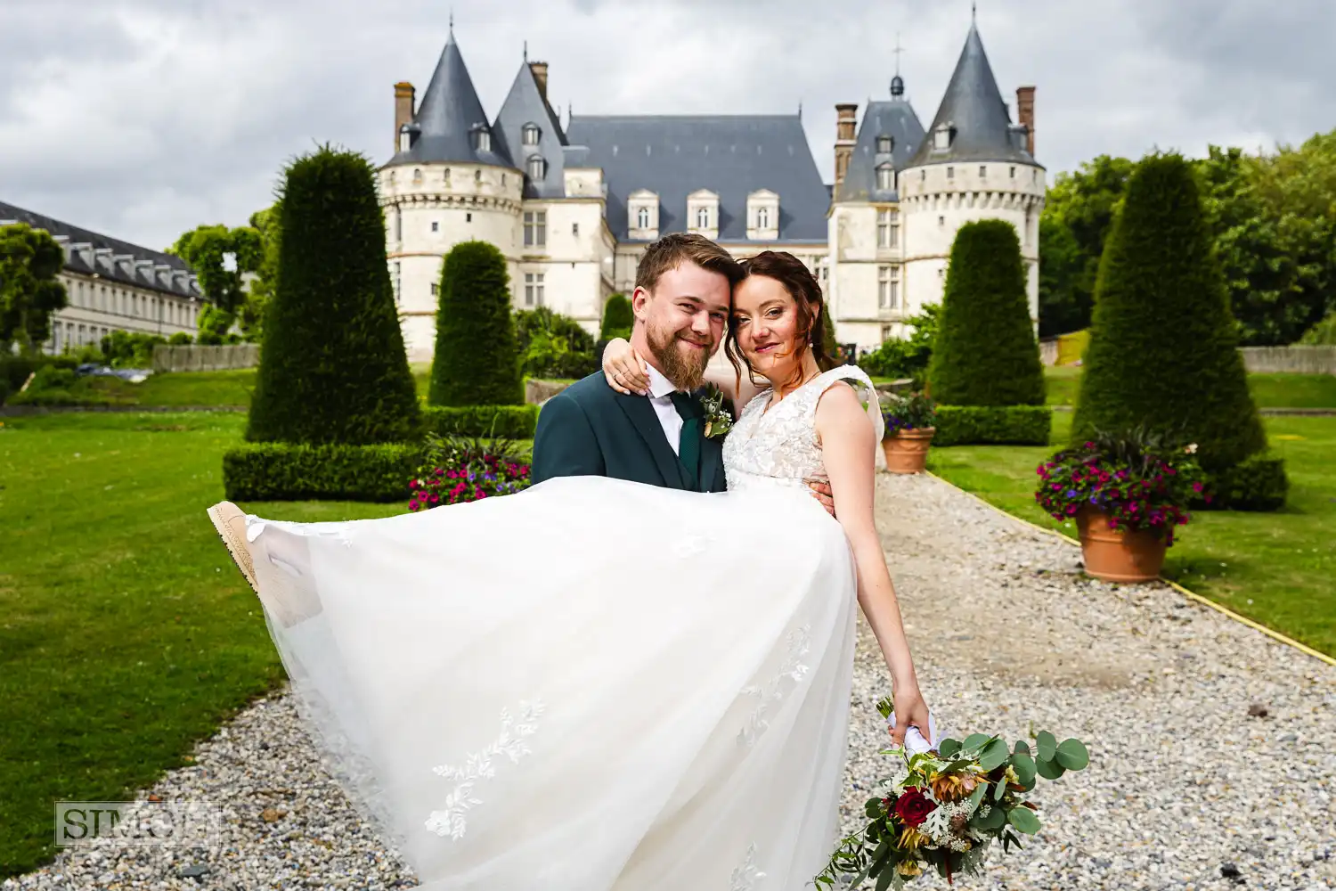 Getting married in France – Château de Mesnières