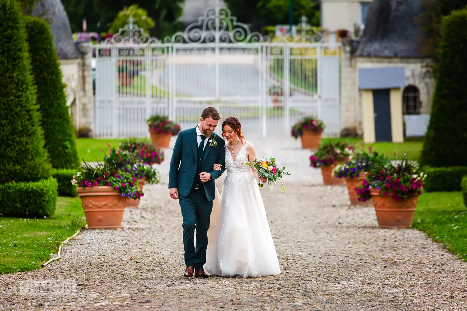 Getting married in France – Château de Mesnières