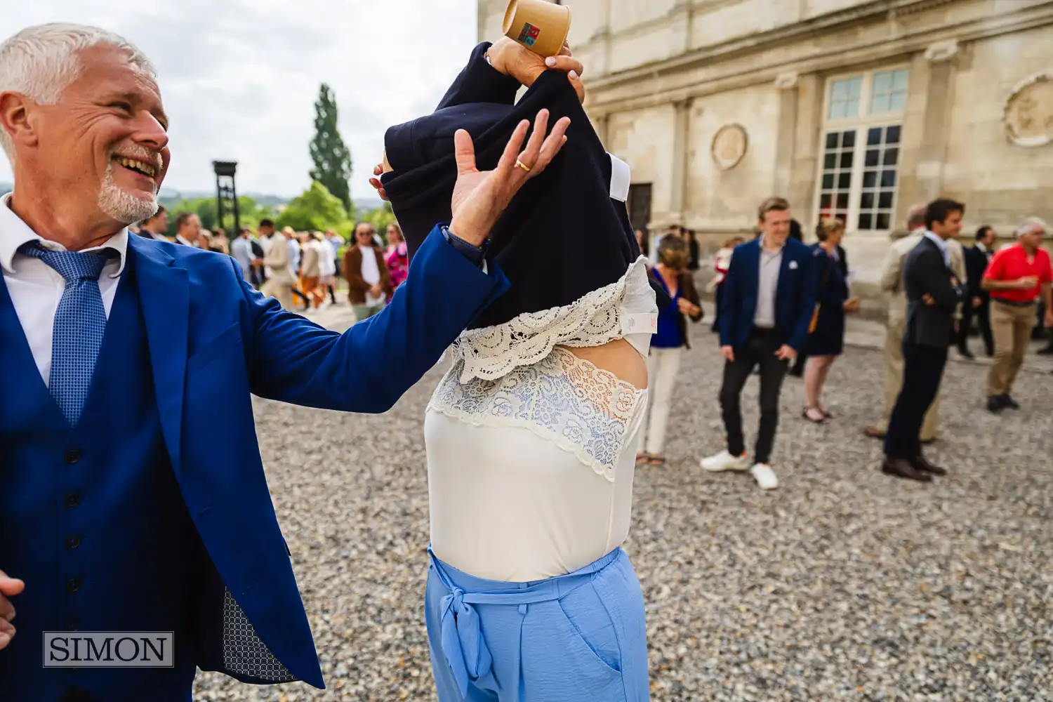 Getting married in France – Château de Mesnières