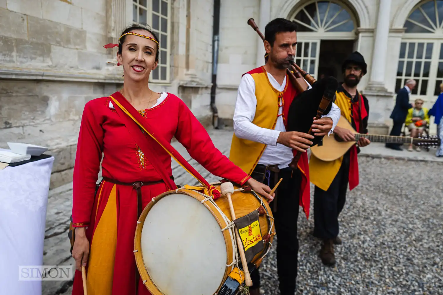 Getting married in France – Château de Mesnières