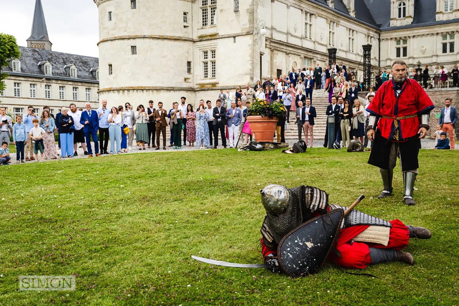 Getting married in France – Château de Mesnières