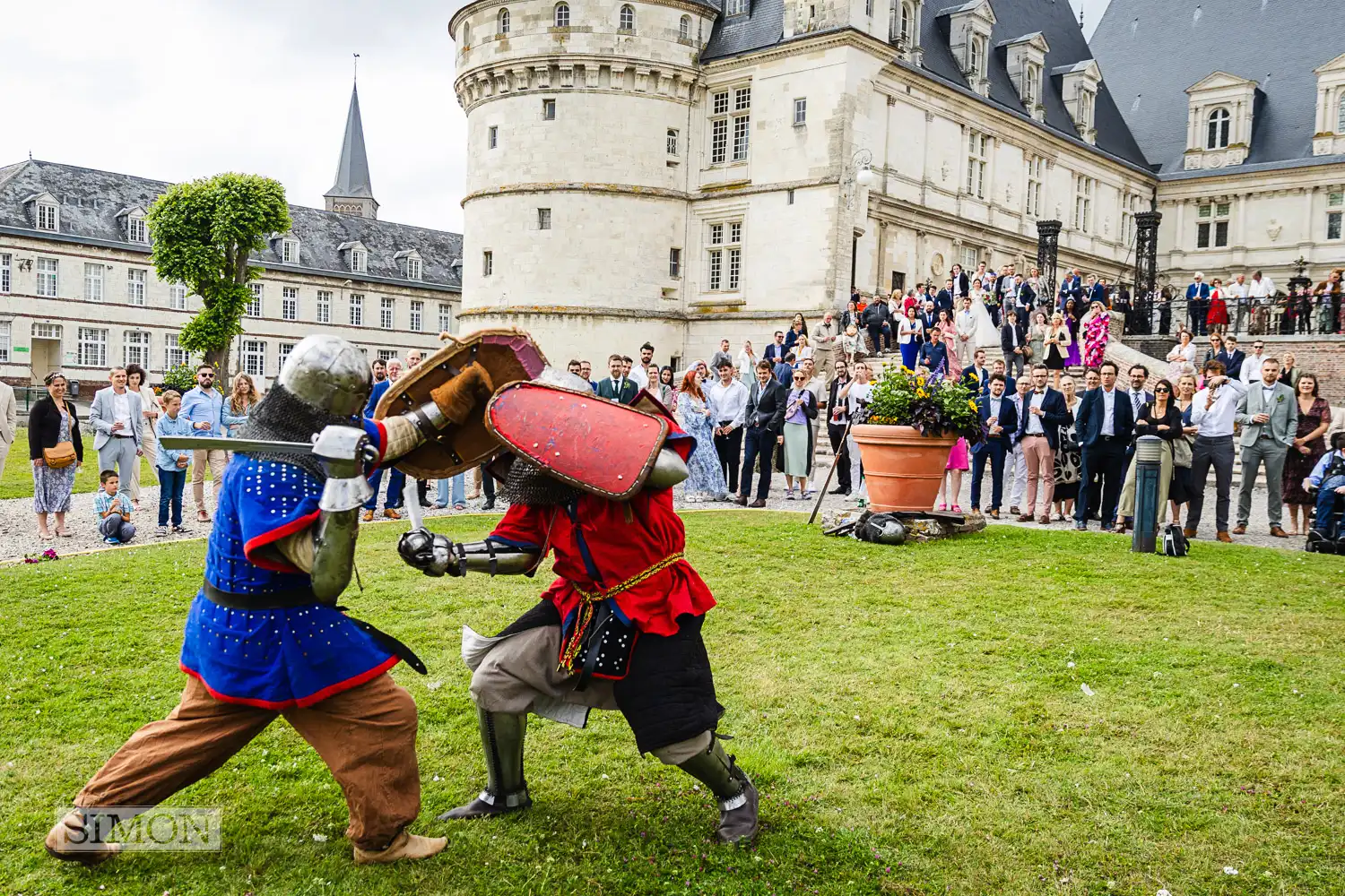 Getting married in France – Château de Mesnières