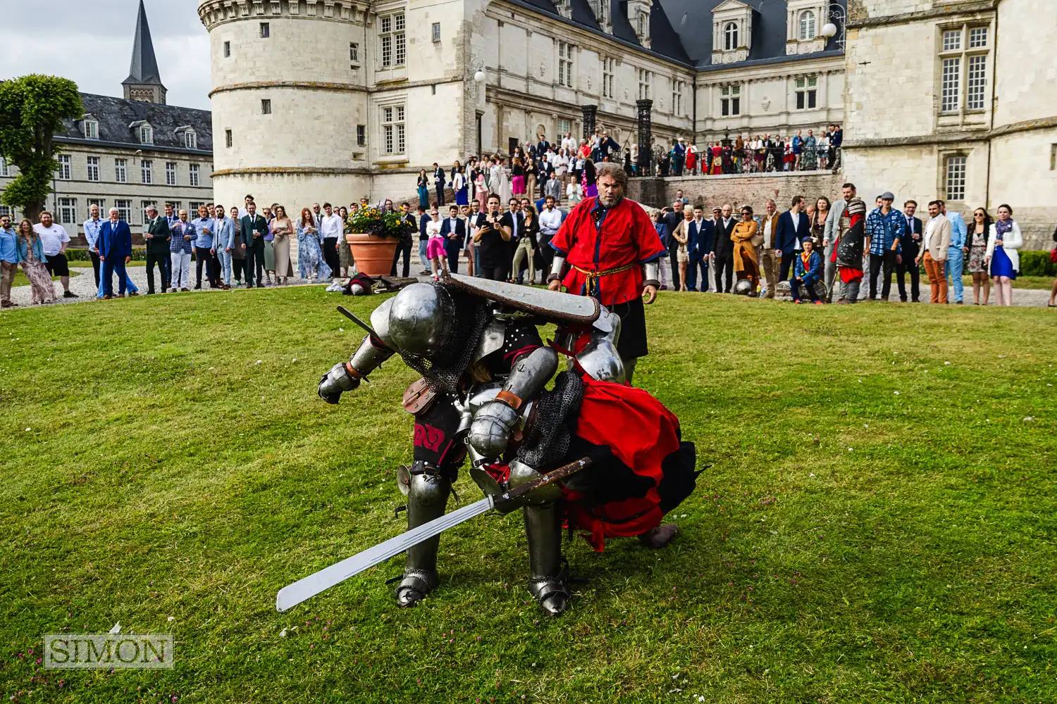 Getting married in France – Château de Mesnières