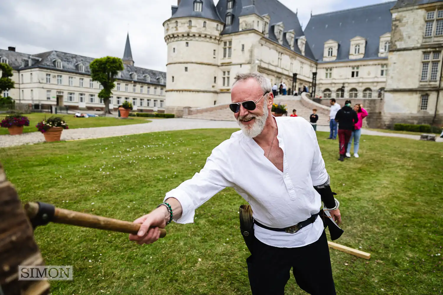 Getting married in France – Château de Mesnières